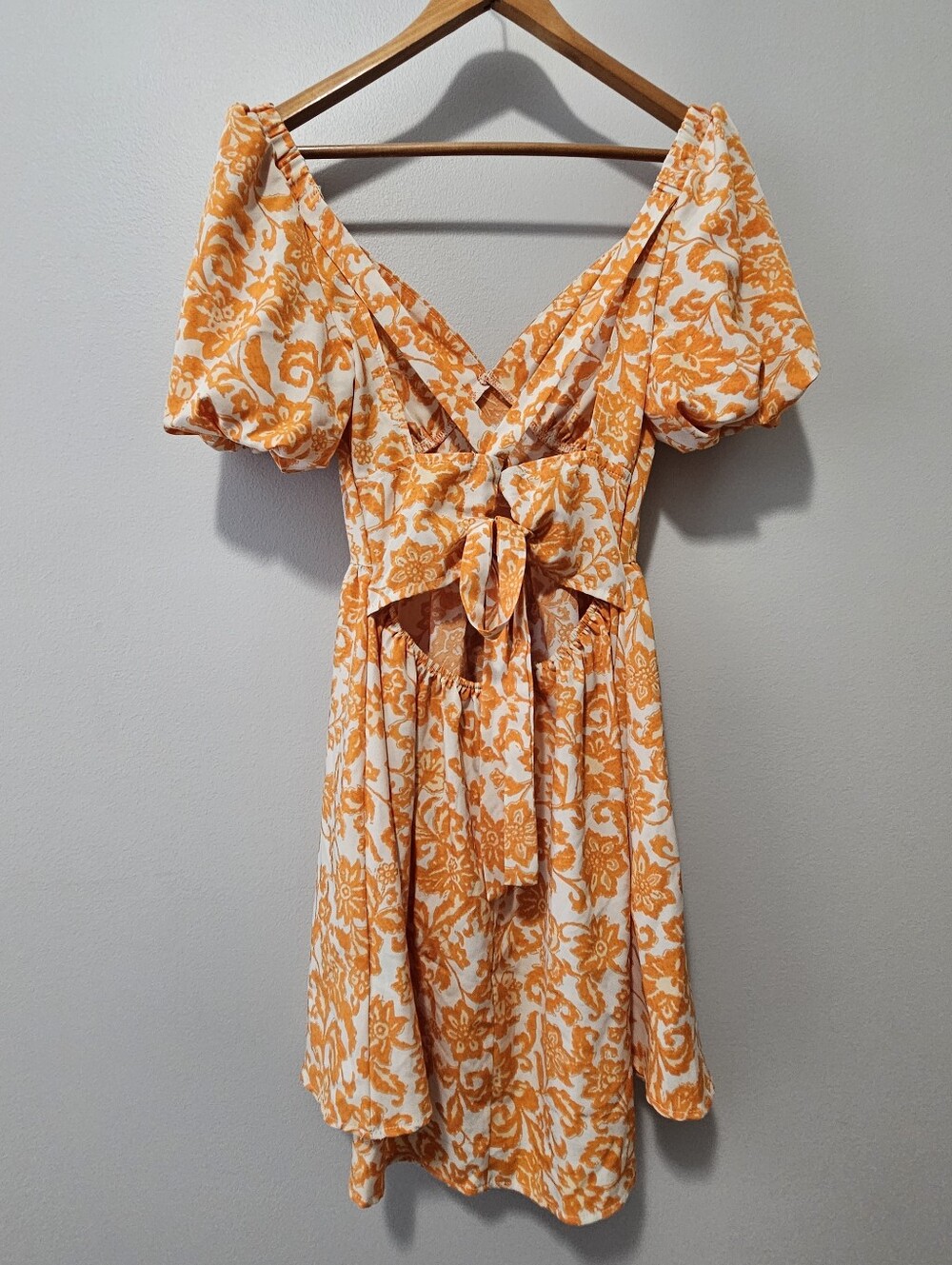 Dress - Picture 4 of 5